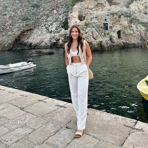 Meet your Posher, Julia